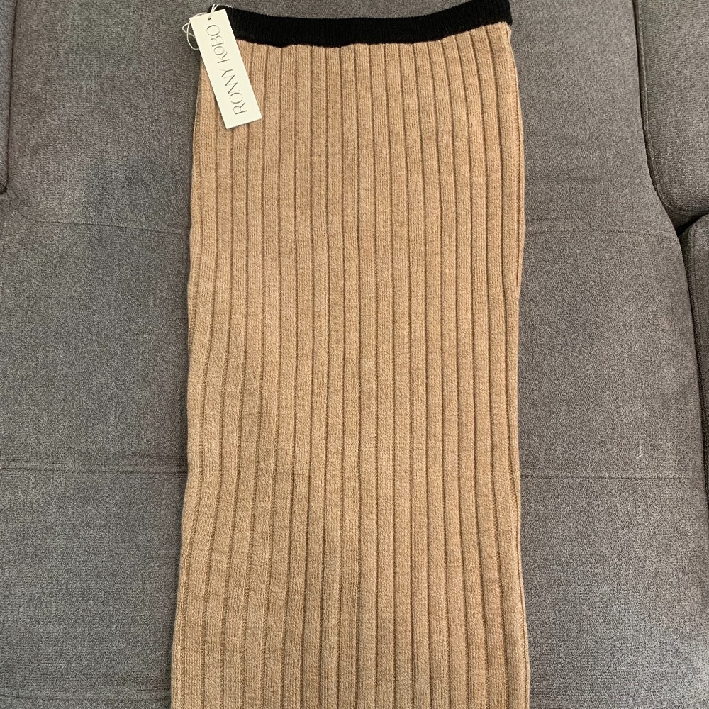 New Ronny Kobo rib knit sweater skirt, sz small